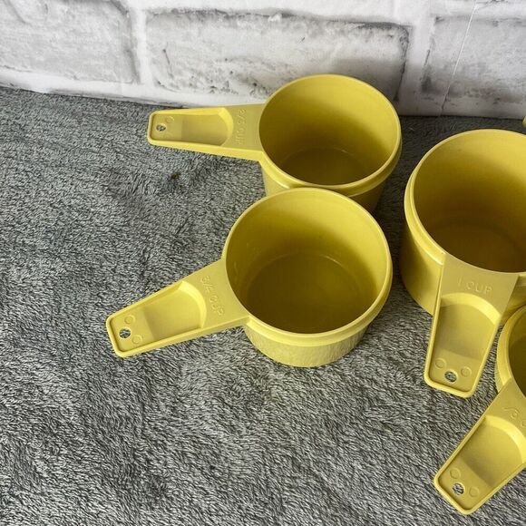 Vintage Tupperware Stacking Measuring Cups - Picture 5 of 7